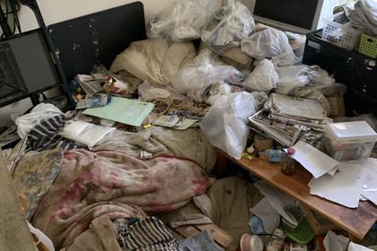 一戸建て洋室のお片付け実例(お荷物が多いお部屋)(作業前)